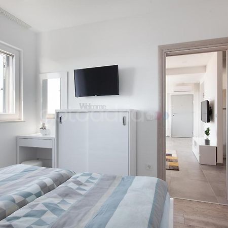 Luxury Apartment Sofia -Free Beach Parking Makarska Exteriör bild