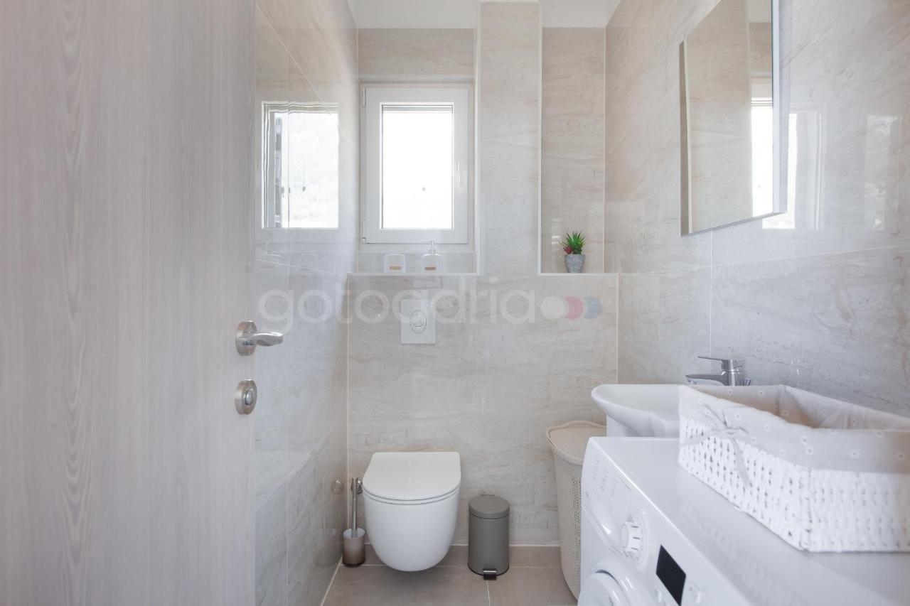 Luxury Apartment Sofia -Free Beach Parking Makarska Exteriör bild