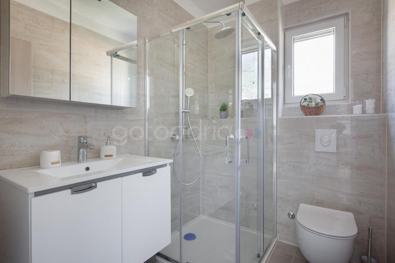 Luxury Apartment Sofia -Free Beach Parking Makarska Exteriör bild