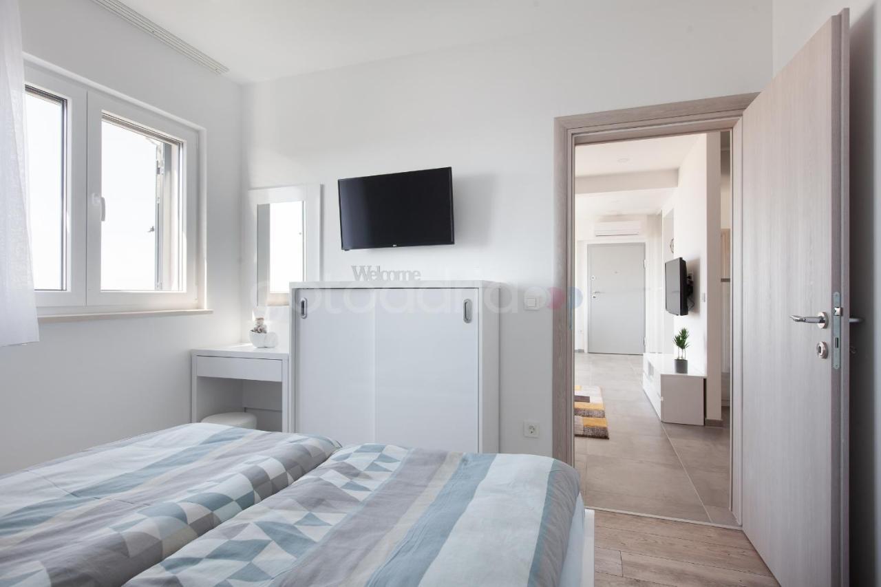 Luxury Apartment Sofia -Free Beach Parking Makarska Exteriör bild